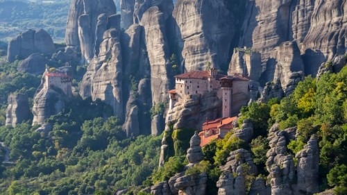 Meteora in Greece - faith on the top of the world