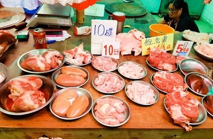 Hong Kong’s Tai Po Market | A Walking Food Tour 