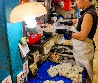 Hong Kong’s Tai Po Market | A Walking Food Tour 