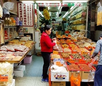 Hong Kong’s Tai Po Market | A Walking Food Tour 