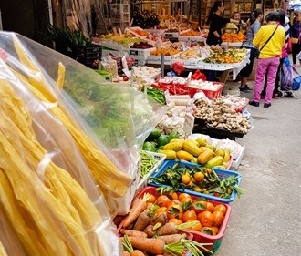 Hong Kong’s Tai Po Market | A Walking Food Tour 