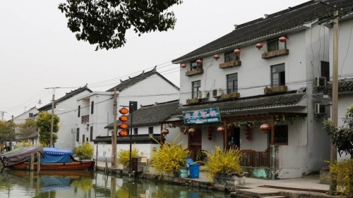 Visiting Zhouzhuang: A Water Town near Shanghai 