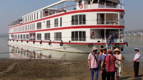 Loving the land of temples on an exotic Myanmar river cruise