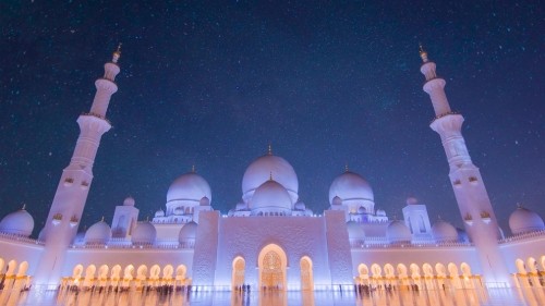 3 Day Abu Dhabi Travel Guide - The Moment Keepers - Travel Blog Dubai