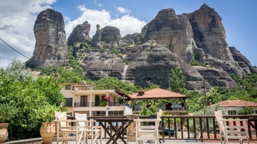 The Wonders of Mainland Greece: The Monasteries of Meteora