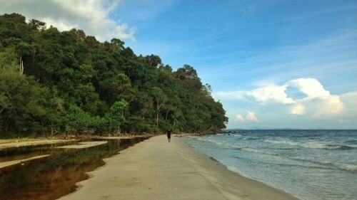 Rubble in Paradise: Responsible Travel & Cambodia's Coastline