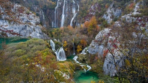 A guide to visiting Plitvice Lakes National Park & photography tips