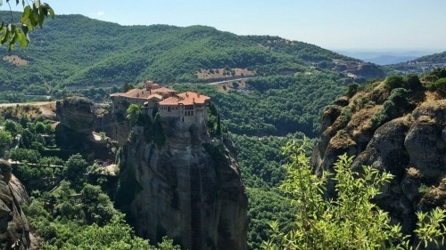The Practical Travel Guide to Visiting the Mystical Monasteries in Meteora, Greece
